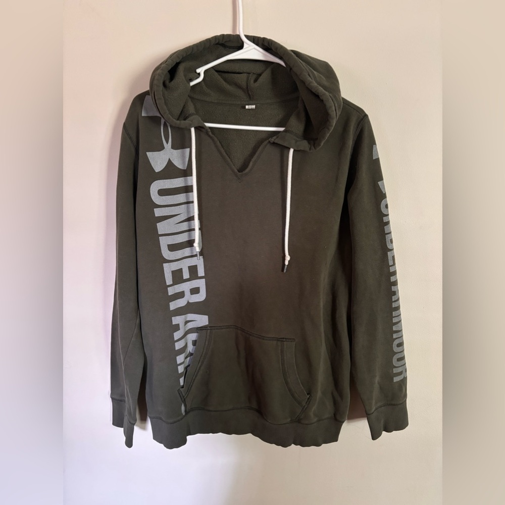 Under Armour sweatshirt